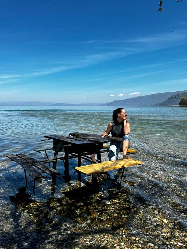 Vista del lago de Ohrid, Albania