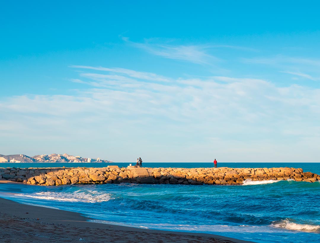 Vista de la playa de Tavernes de la Valldigna
