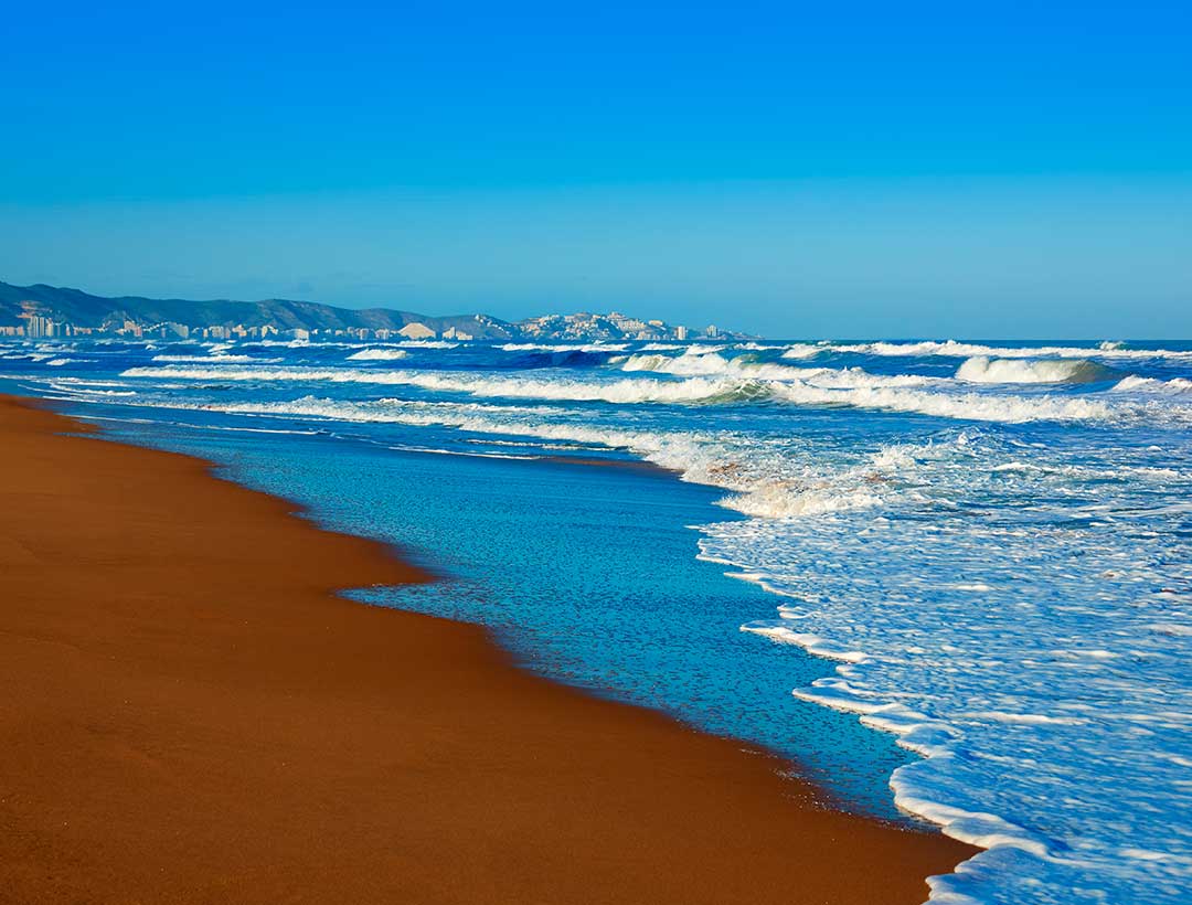 Vista de la playa de Tavernes de la Valldigna