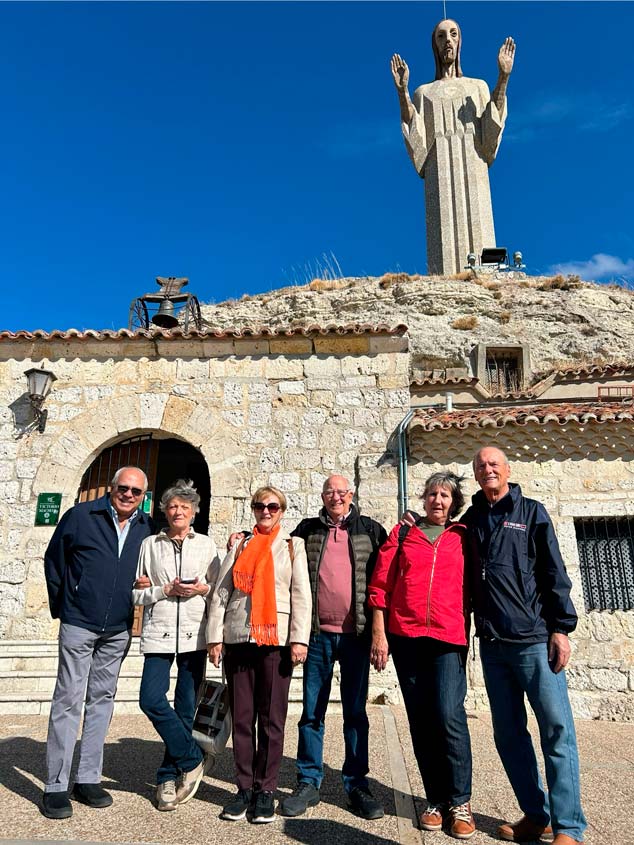 Socios de ATF Turisferr en el Cristo del Otero de Palencia en nuestro viaje al Románico Palentino